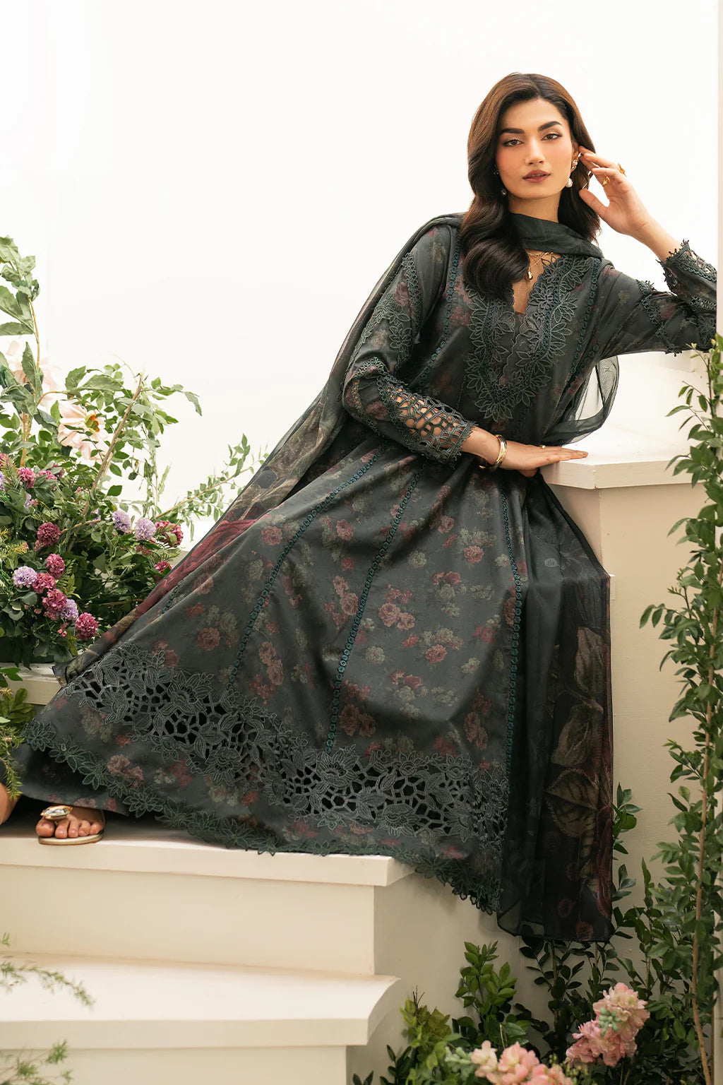 IFE-08 Embroidered Lawn