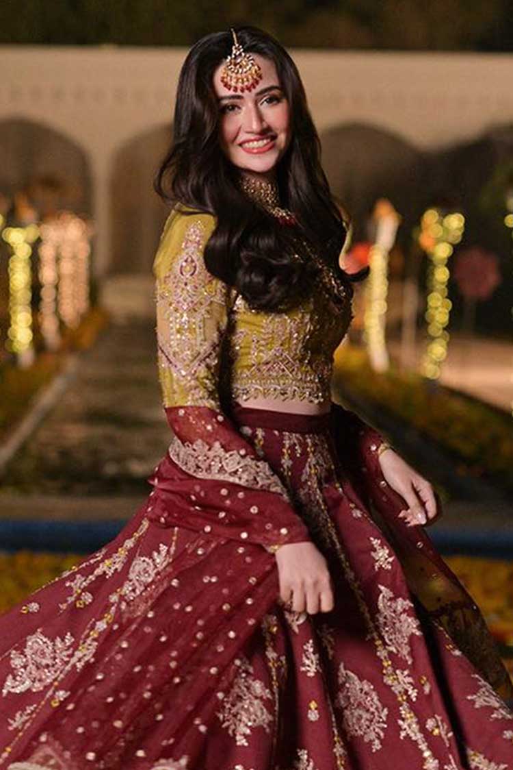 MT 05 AIDA MASTANI LUXURY FORMALS