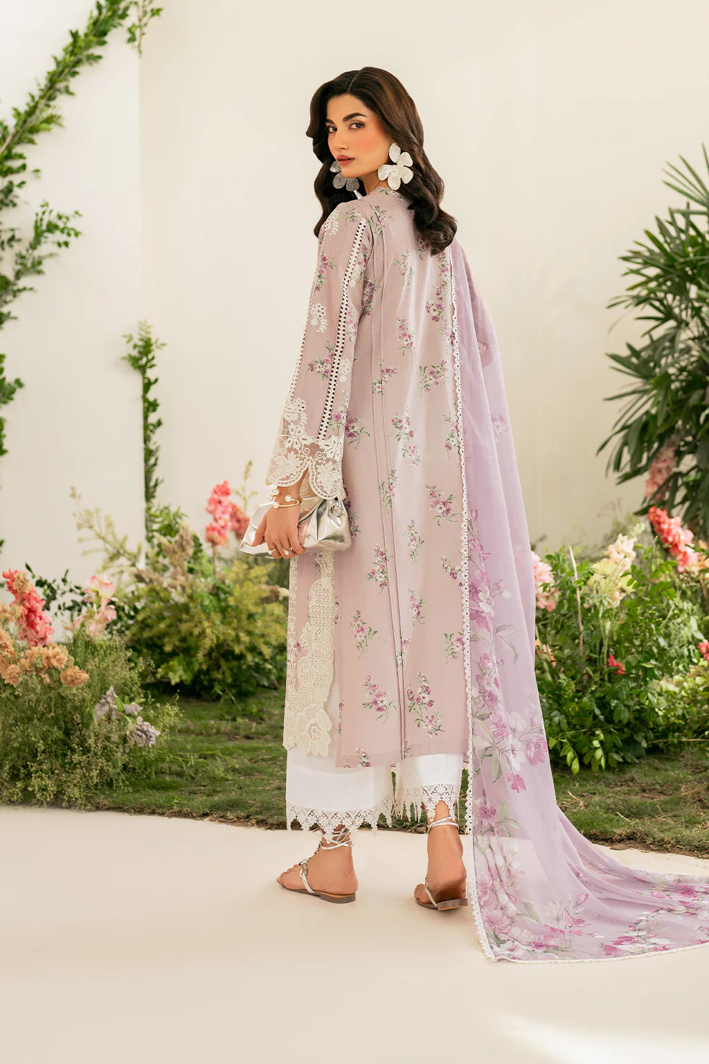 IFE-09 Embroidered Lawn