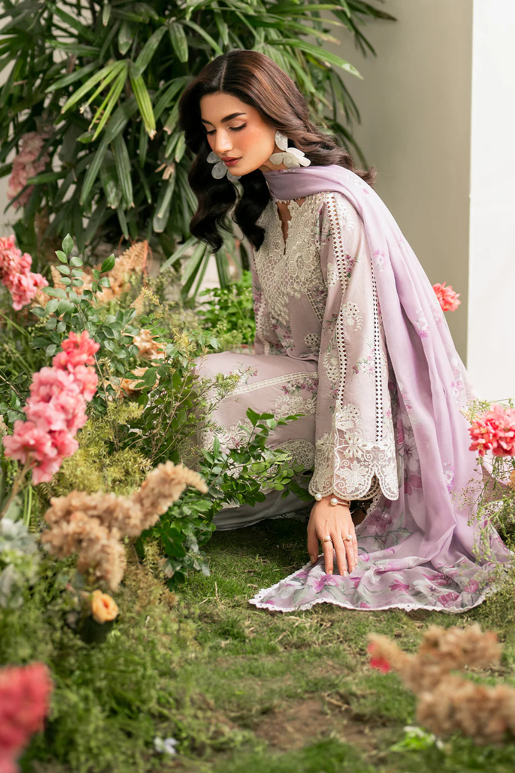 IFE-09 Embroidered Lawn