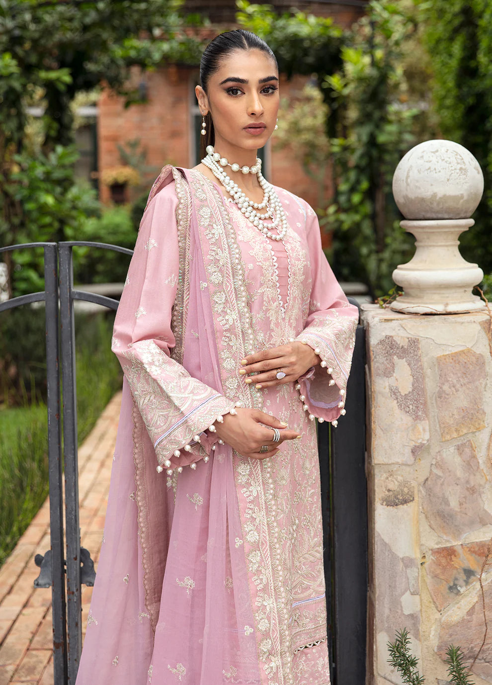 EMELIA (GL-LL-24V1-03)